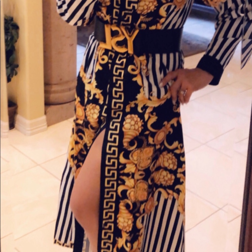 Beautiful Dress - Picture 3 of 3